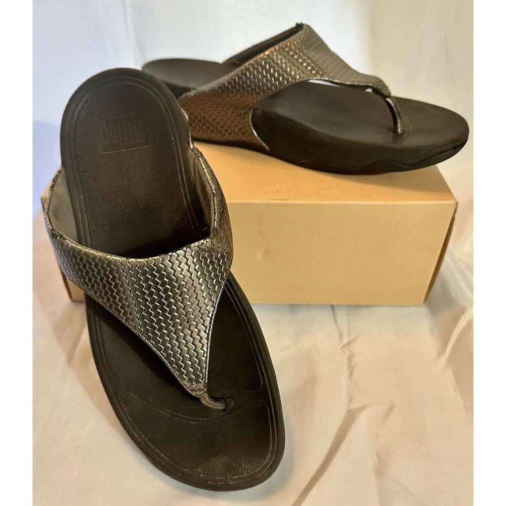 FitFlop Women's Lulu Weave Flip-Flop 407-012, Silver US Size 9
